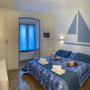https://vela-azzurra-manarola.hotelitalianriviera.com
